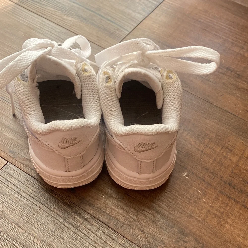 Bundle Nike and Crocs Kids' Blue Clogs and White Sneakers - Picture 4 of 16